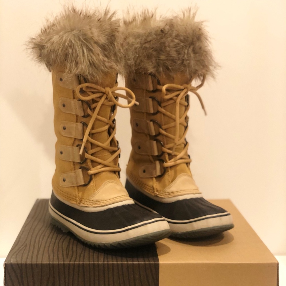 Sorel “Joan of Arctic” waterproof winter boots